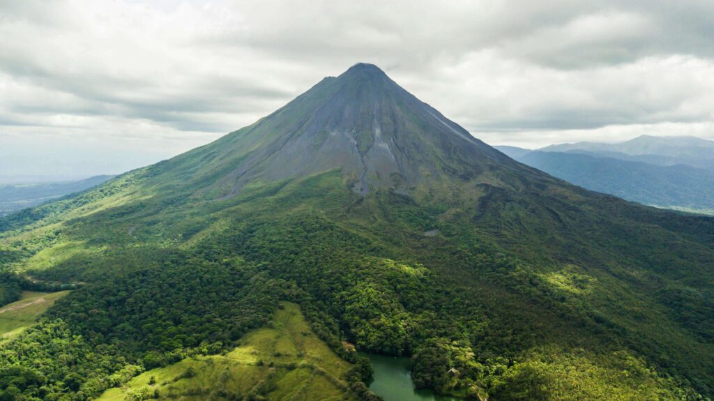 Similar to the lush rainforest and mountainous terrain surrounding Curi Cancha Reserve in the Monteverde cloud forest zone of Costa Rica